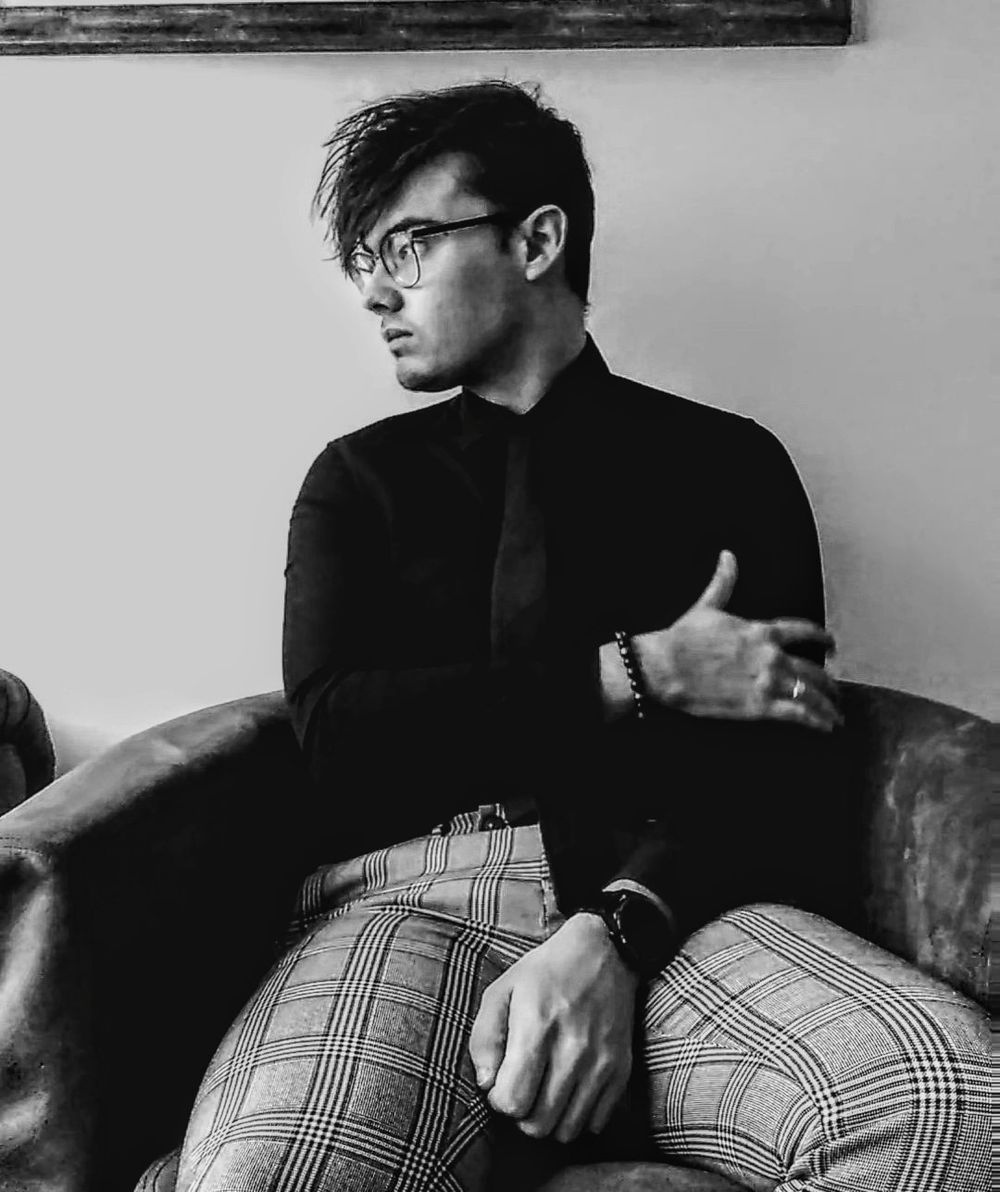 maninthesuit OnlyFans profile picture