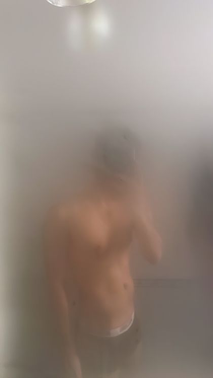 tinyee OnlyFans picture
