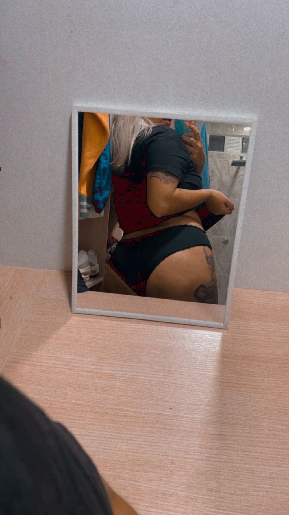 veintecero OnlyFans profile picture