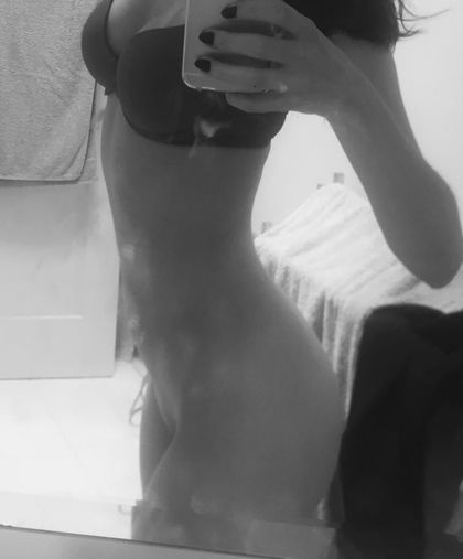 scarlettdeneuve OnlyFans picture