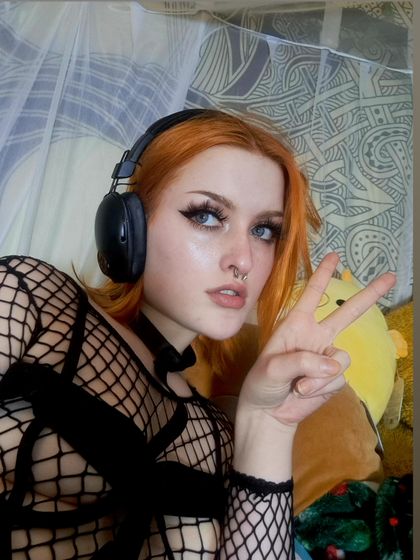 paidhazelbell240 OnlyFans picture