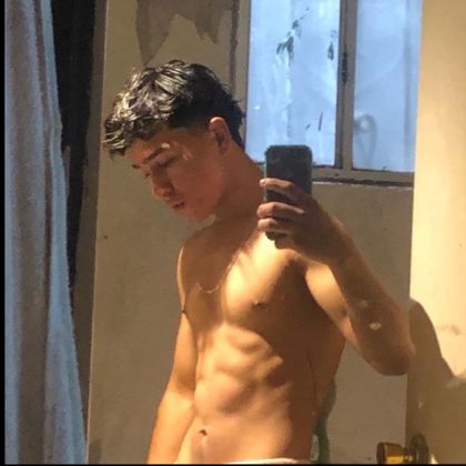 valentinee18 OnlyFans picture