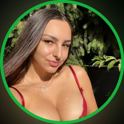 karinebelle OnlyFans picture