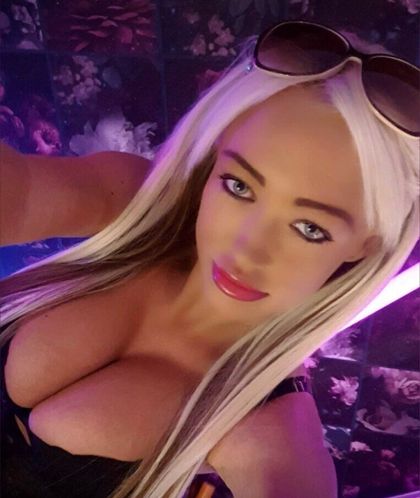 kerriecowan OnlyFans picture