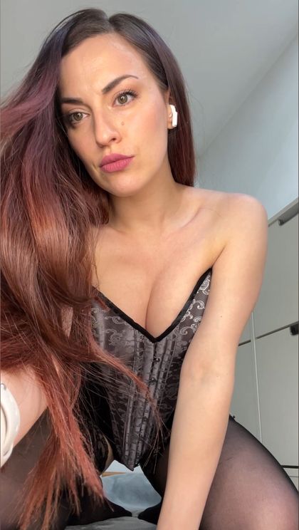 caroliena OnlyFans picture