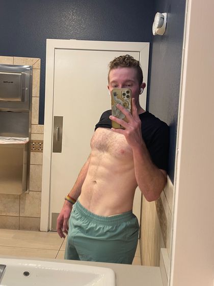 andrew2733 OnlyFans picture