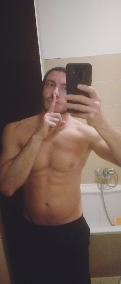 u90663218 OnlyFans picture