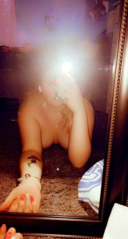 lauralynne0618 OnlyFans picture
