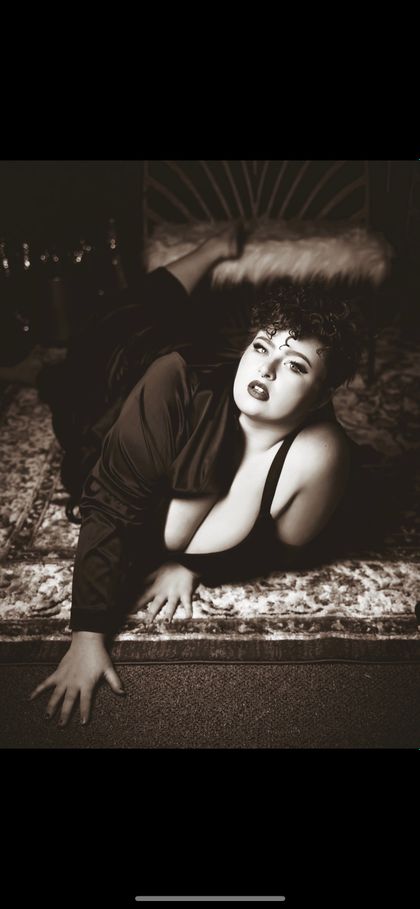 u220100103 OnlyFans picture