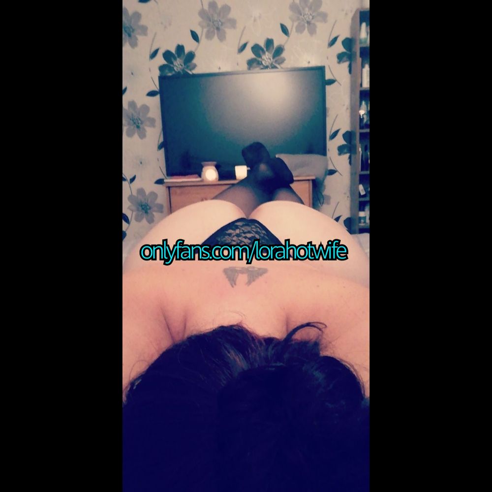 lorahotwife OnlyFans profile picture