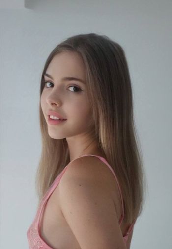 Pretty Kitty Eva