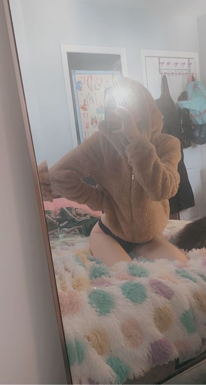 miaalillian OnlyFans picture