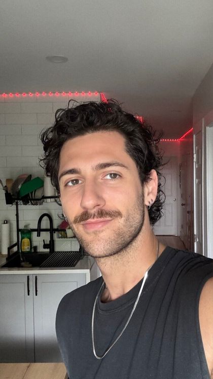 whiteboymtl OnlyFans picture