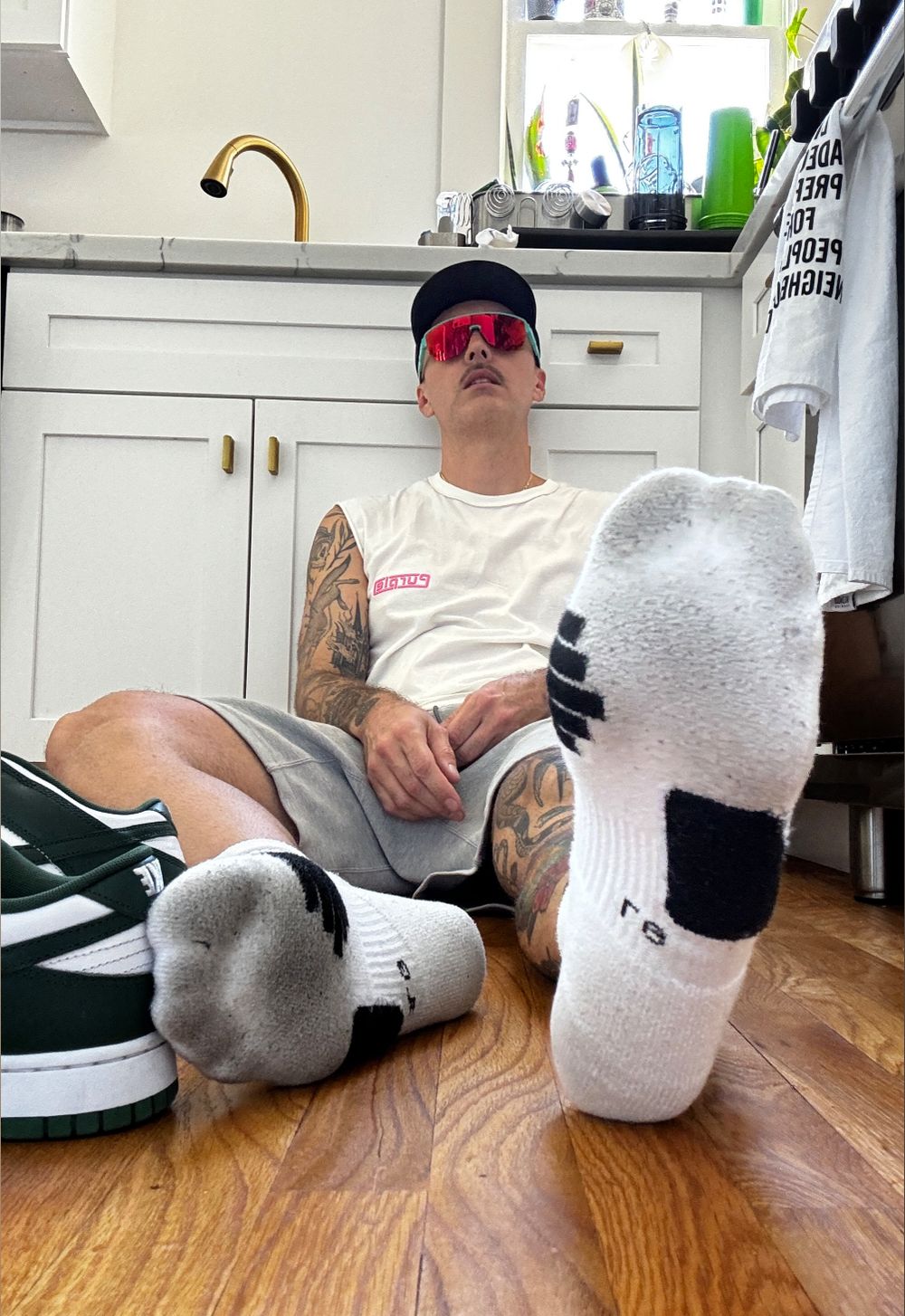 sneaksinyourface OnlyFans profile picture