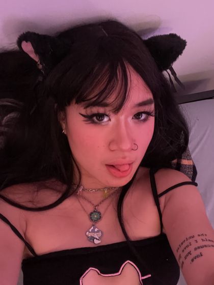 Best Adrienne_pics OnlyFans Accounts | FansMetrics.com