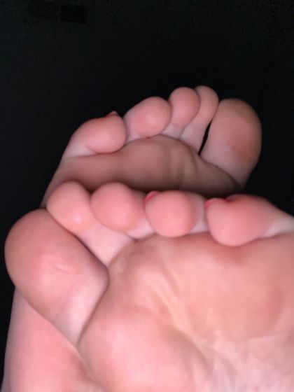theyluvmytoes OnlyFans picture