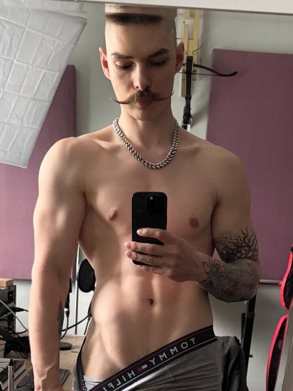 henai OnlyFans picture