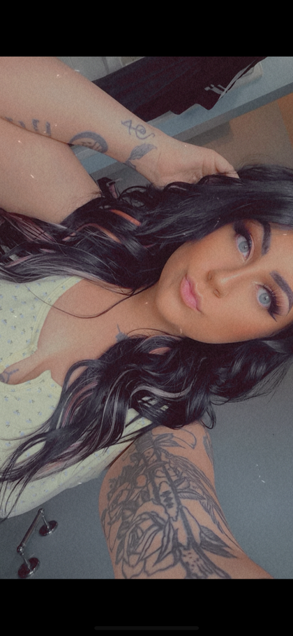 kaylee_renea22 OnlyFans picture