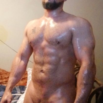 musclesbeardfeet OnlyFans picture