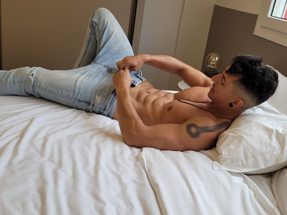 pedrocalientefree OnlyFans profile picture