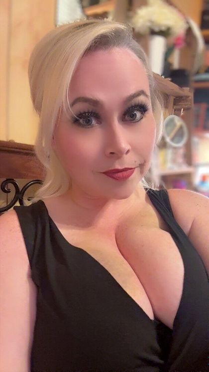 sinfullysoftvelvet OnlyFans picture