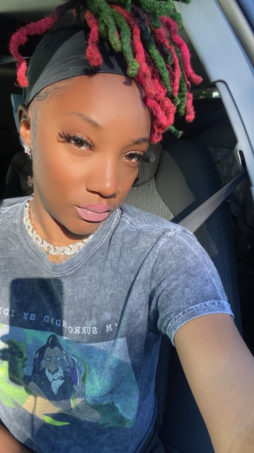 slimwthepinkhair OnlyFans profile picture