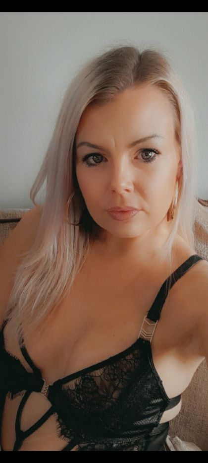kellyxxdom OnlyFans picture