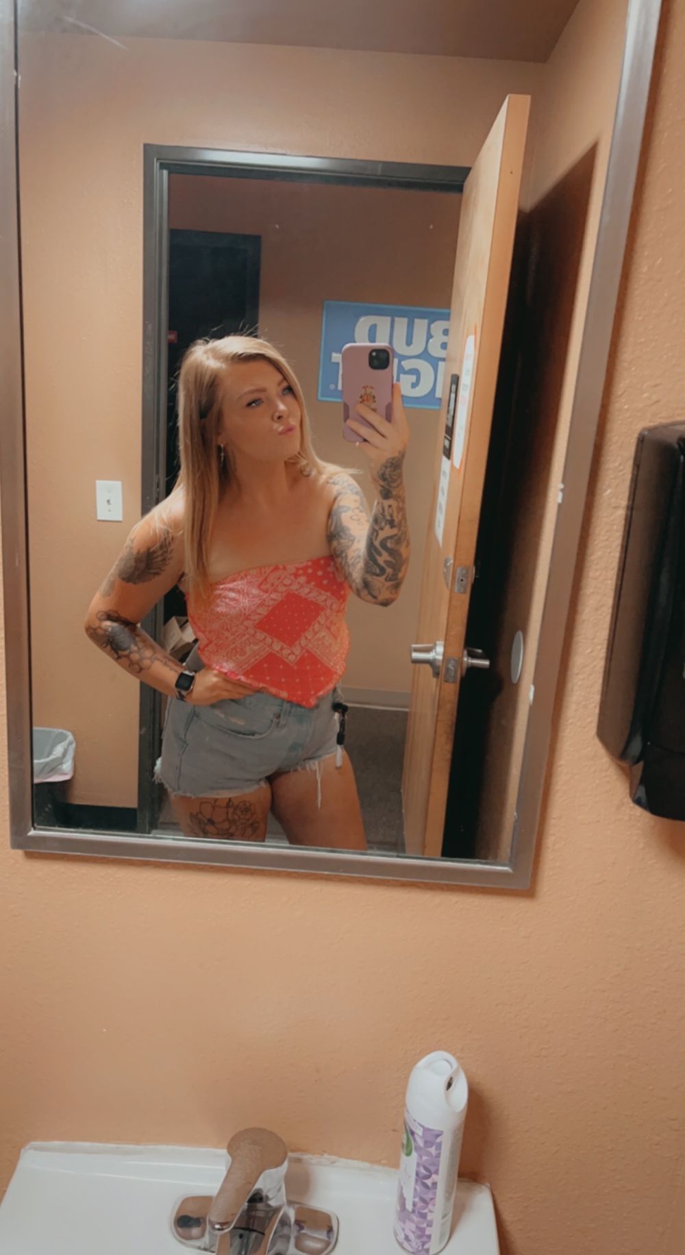 katsholeinthewall OnlyFans profile picture