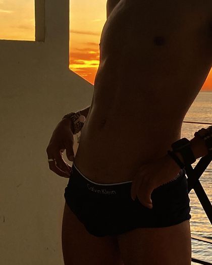 jonathansalatiel OnlyFans picture