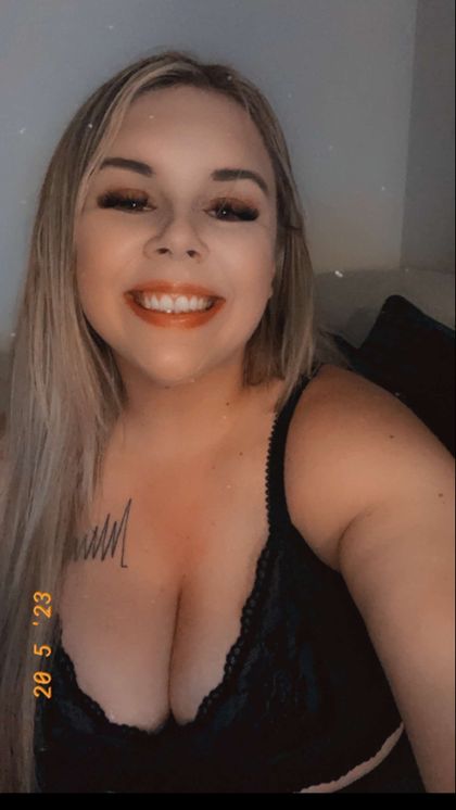 livelove.s OnlyFans picture