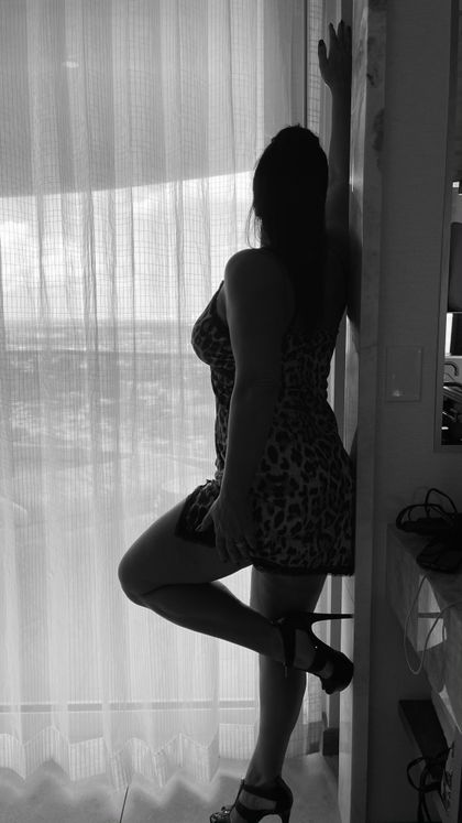 sexynsultry4u2worship OnlyFans picture