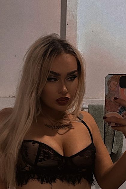 diorwh0re OnlyFans picture