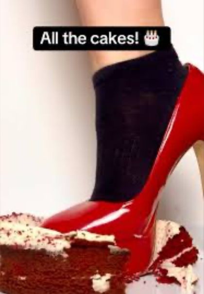 mysmashinglybigfeet OnlyFans picture