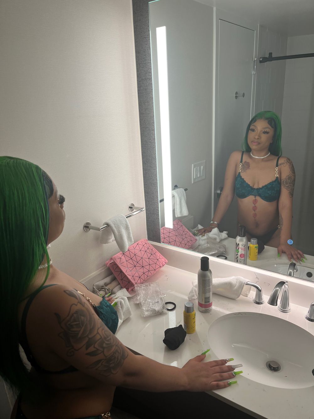 paradisebrat OnlyFans profile picture