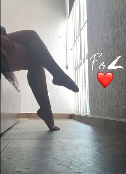 feetsandlegslove OnlyFans picture