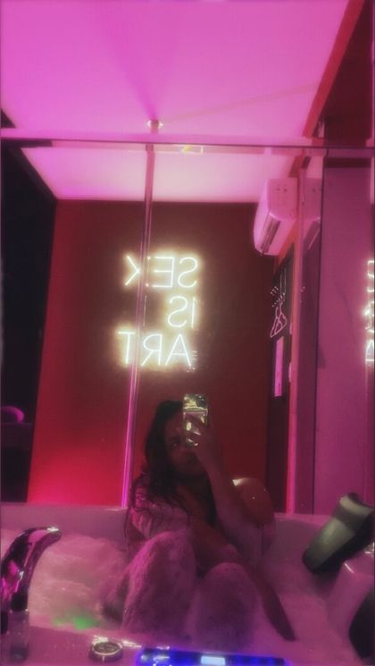 melaniecapa2 OnlyFans picture