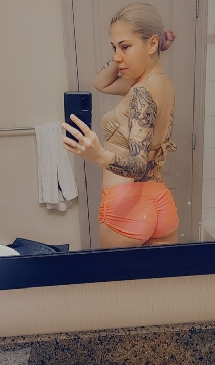 ellthebombshell OnlyFans picture