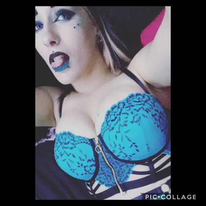 demonqueenyoshi OnlyFans picture