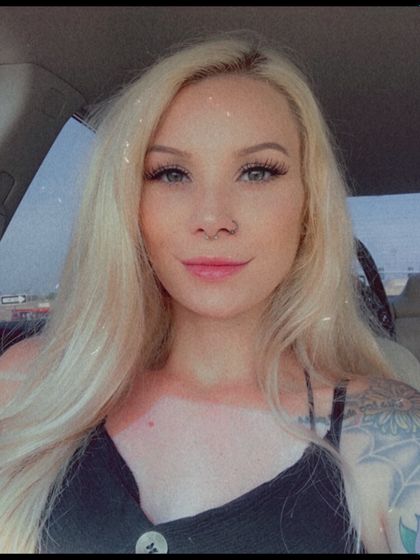prettylittleblxnde OnlyFans picture