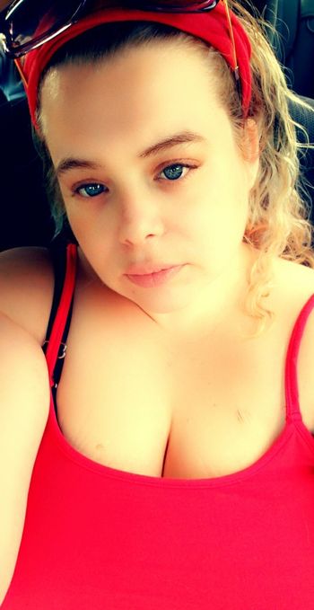 hiswif3y OnlyFans profile picture