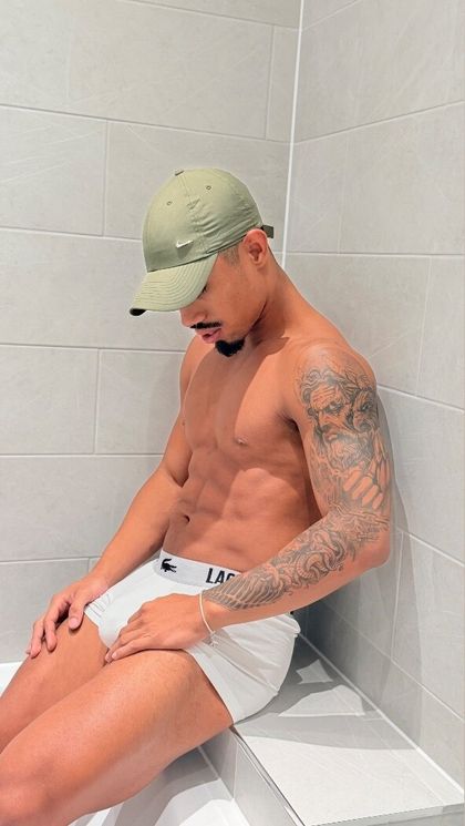 carloshen20 OnlyFans picture
