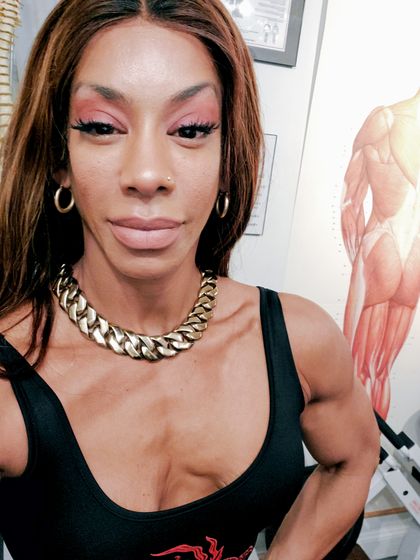 ifbbpromadelenefonseca OnlyFans picture