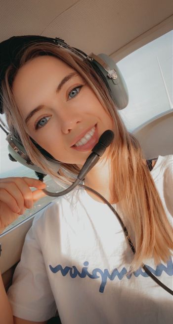 becca_aviatrix OnlyFans - Free Trial - Photos - Socials | FansMetrics.com