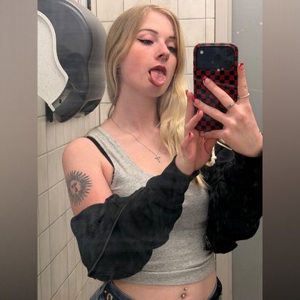 luvvnichole OnlyFans picture