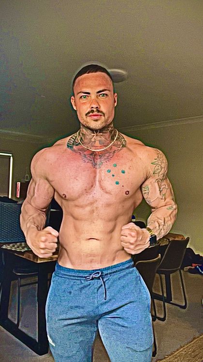 richandrew OnlyFans picture