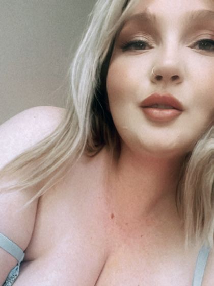 elliebeige OnlyFans picture