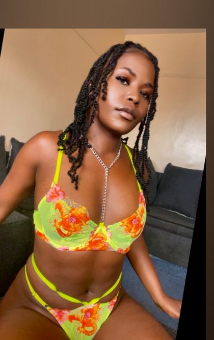 sharonsharon26 OnlyFans picture