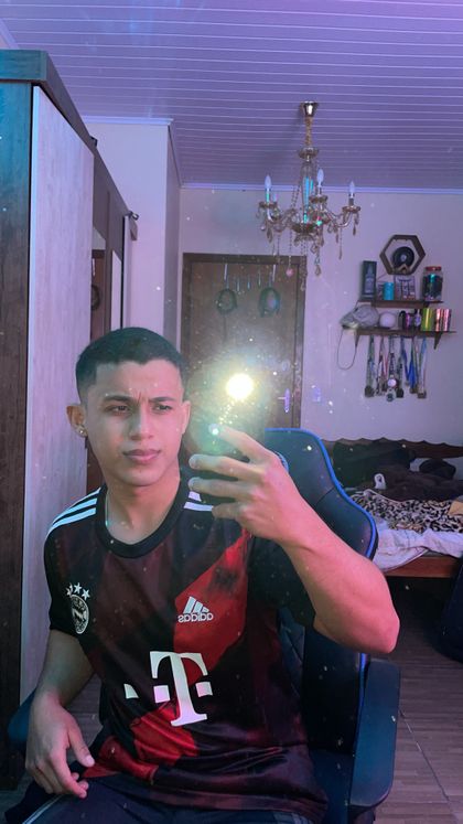 anaozeraa OnlyFans picture