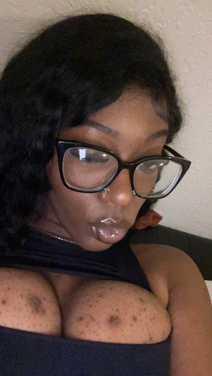theeluvlylacey OnlyFans picture