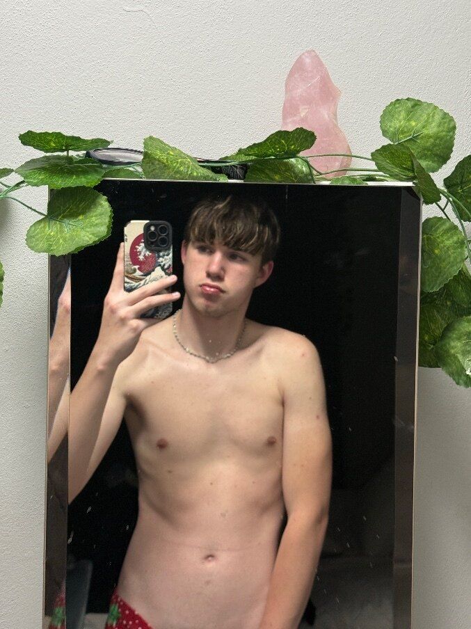 adr1en OnlyFans profile picture